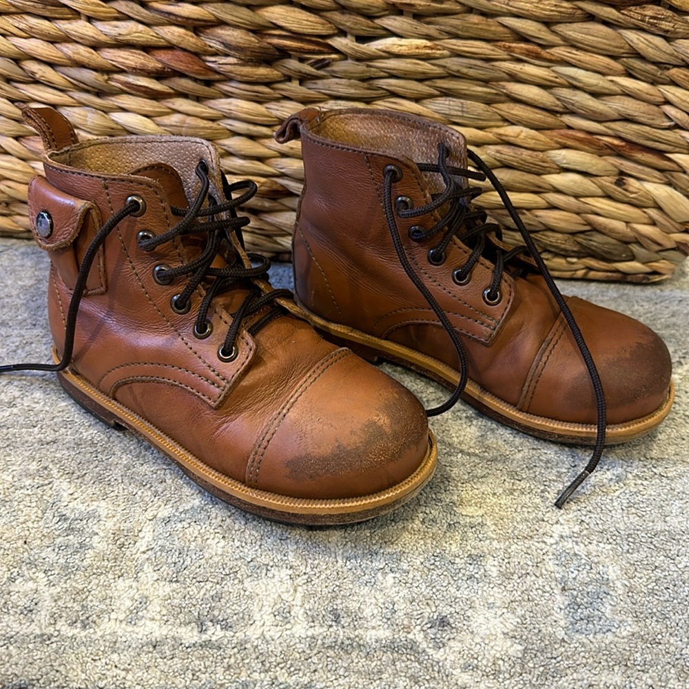 Mikoleon boots 26